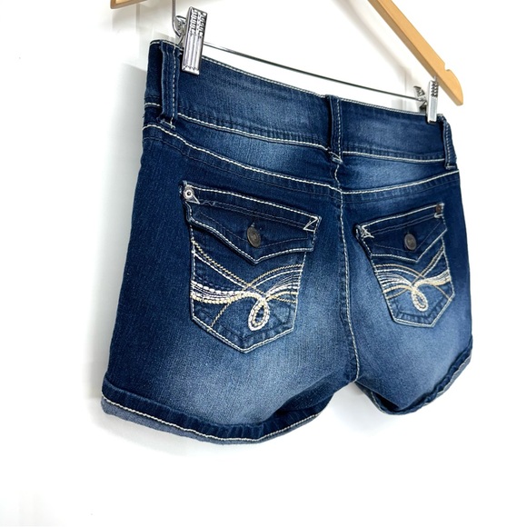 Wallflower Fade Wash Stitched Mid Rise Denim Shorts Size 5 - Picture 5 of 15